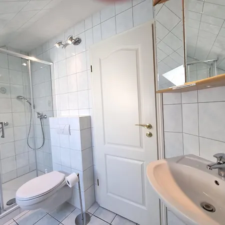 Strandstrasse 30 - 15-08