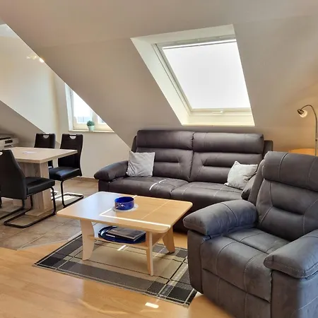 Strandstrasse 30 - 15-08 * Ostseebad Kühlungsborn